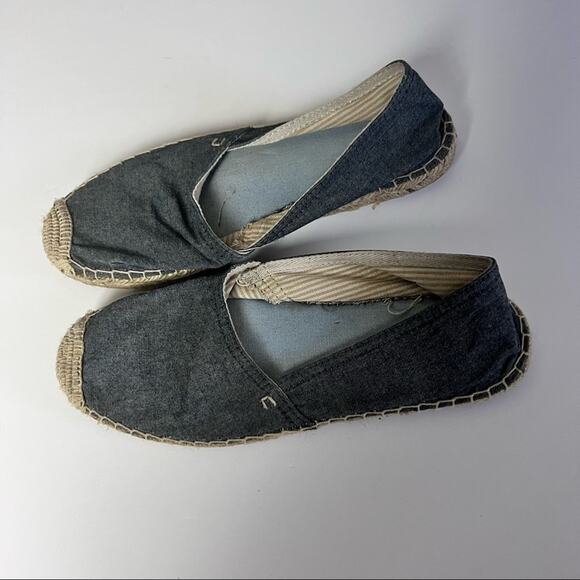 Old Navy Women’s Two Pairs of Canvas Slip On Flats Red and Blue Sz 8 - Picture 9 of 13